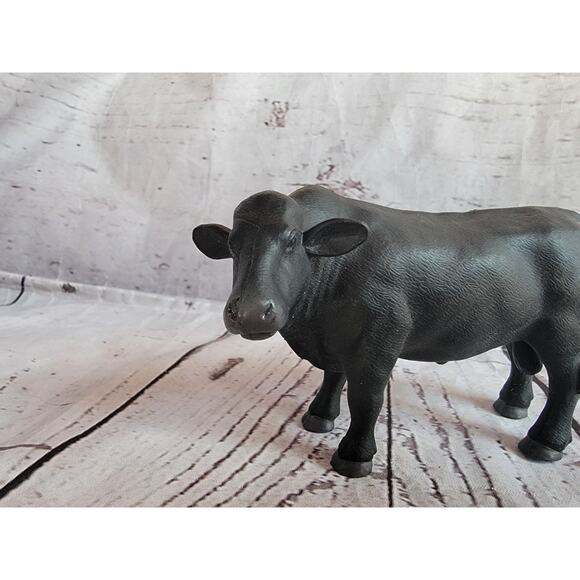 Terra by Battat Farm Animal Black Angus Bull Cow Toy PVC Rubber Realistic Figure - Picture 2 of 7